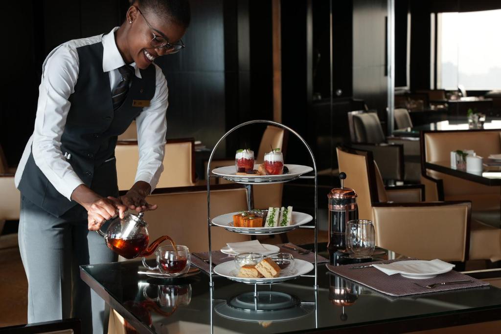 Two-Bedroom Suite - Club Lounge Access - Image 2