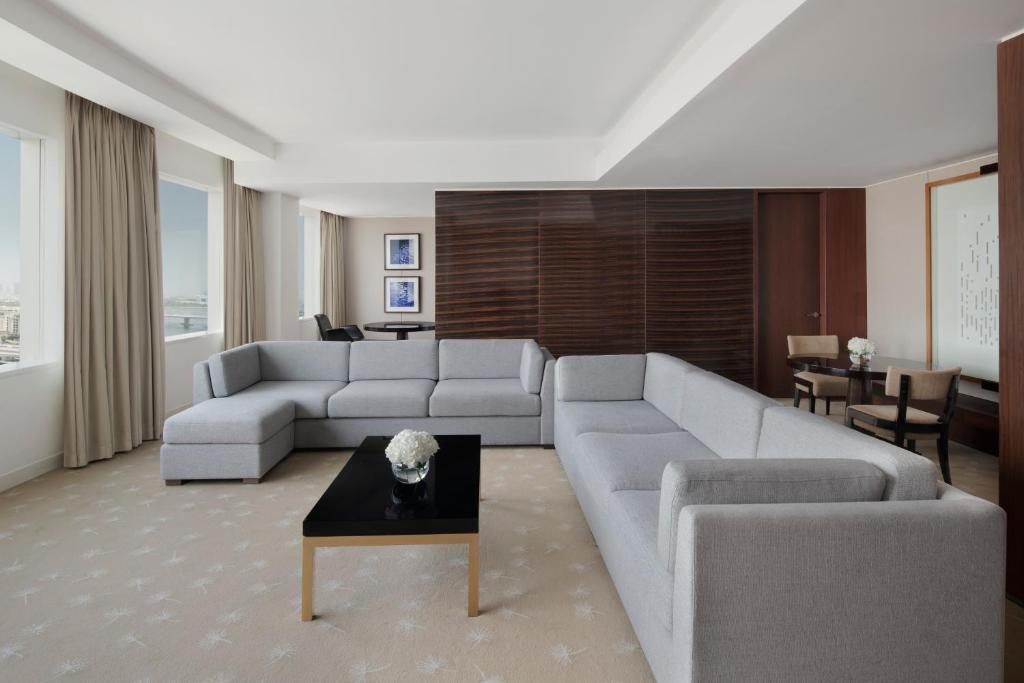 Two-Bedroom Suite - Club Lounge Access - Image 4