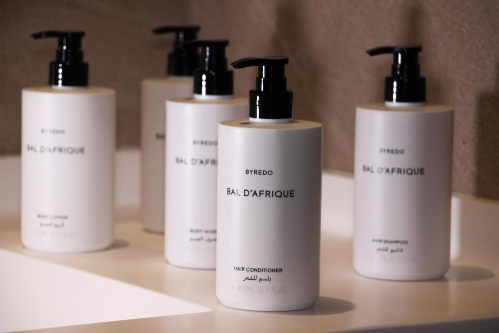 One-Bedroom Residence with Balcony and Marina View - Image 1