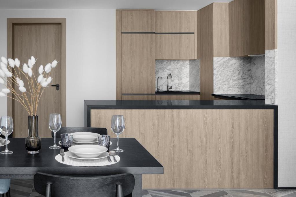 Two-Bedroom Residence with Balcony and View - Image 9