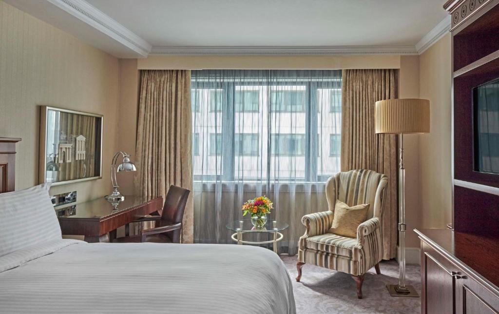 Cosy King Room - Image 5