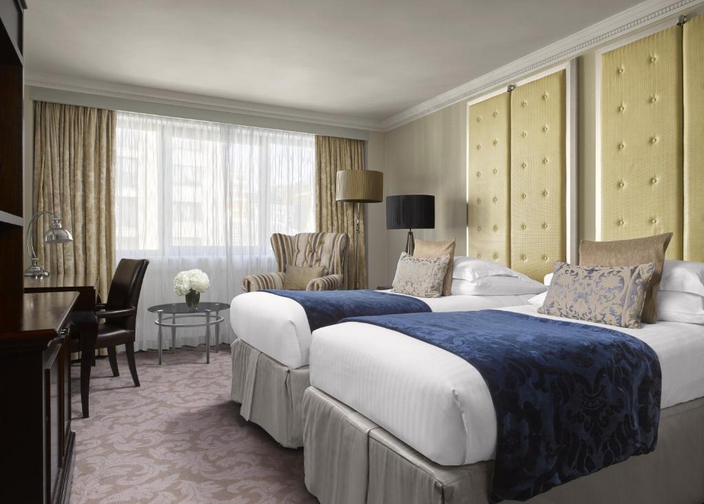 Cosy King Room - Image 6