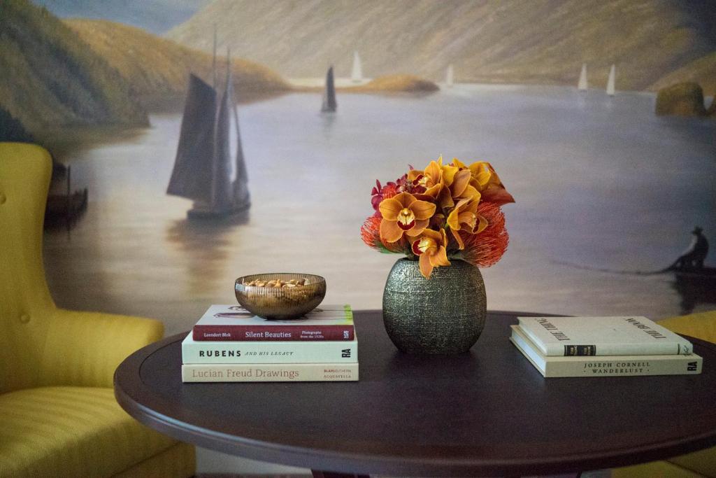 Classic Double Room with Two Double Beds - Image 2