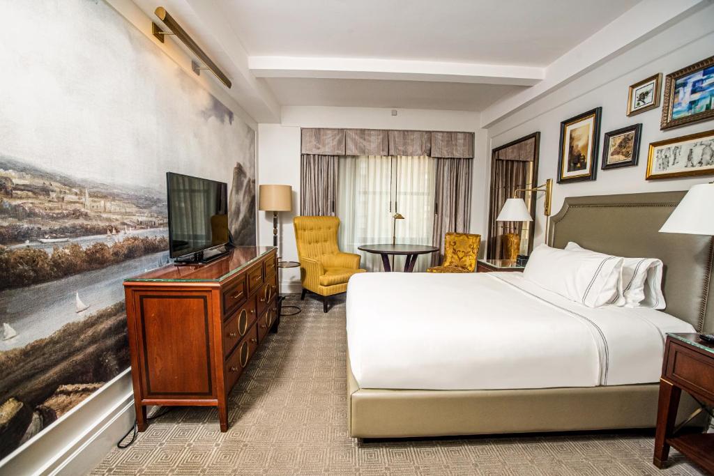 Classic Queen Room - Image 1