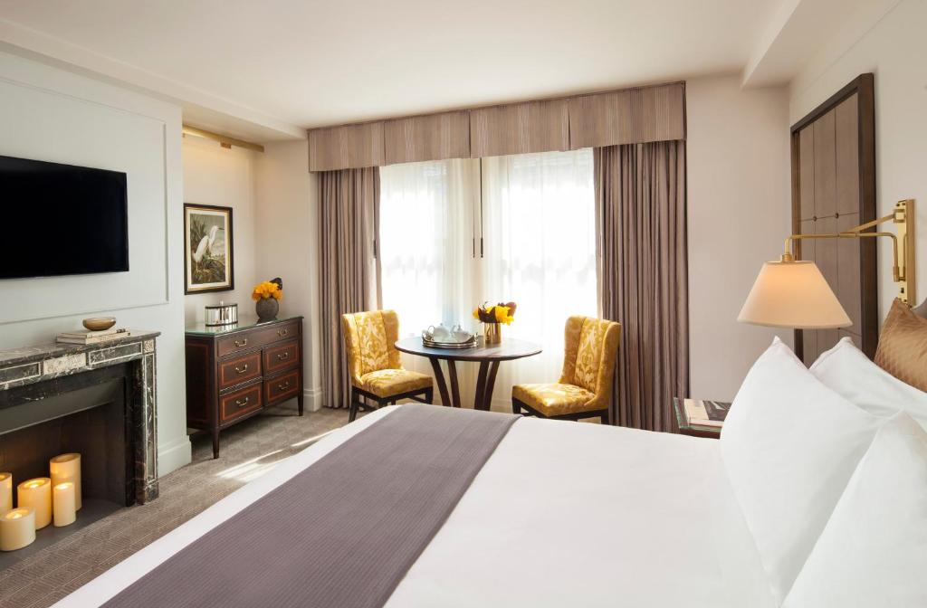 Premium King Room - Image 4