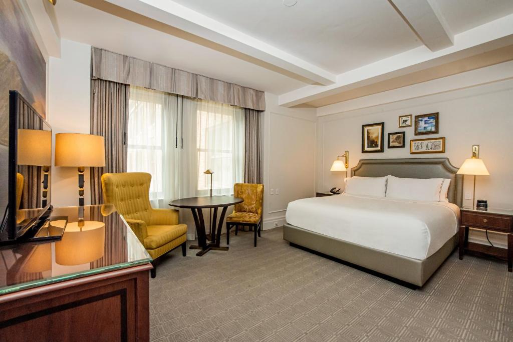 Premium King Room - Image 1