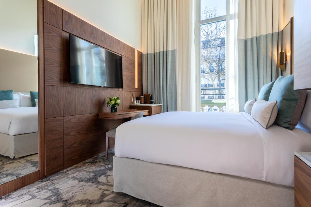 Classic Queen Room - Image 1