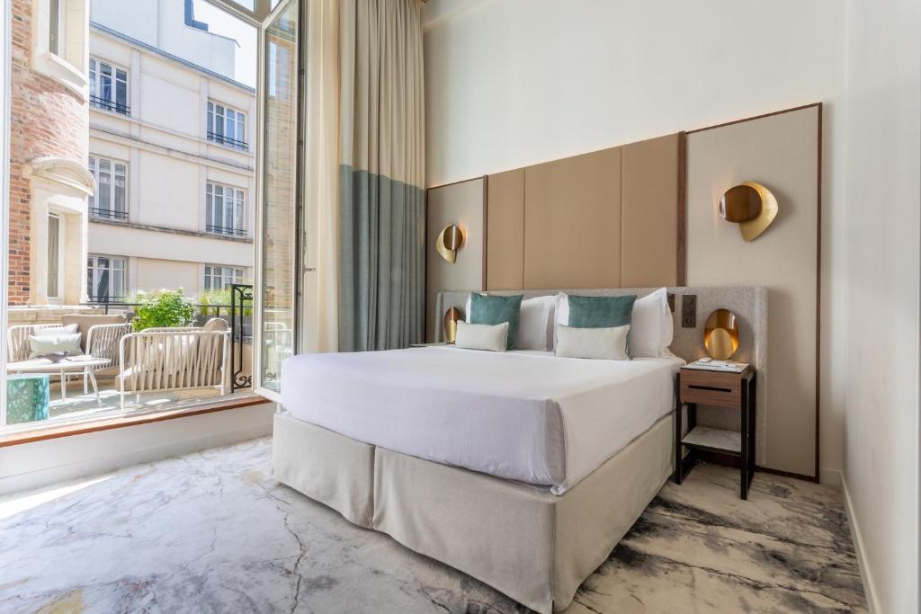 Junior King Suite with Terrace - Image 6