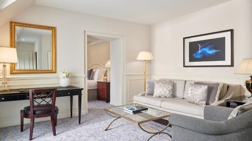 One-Bedroom Suite - Image 5