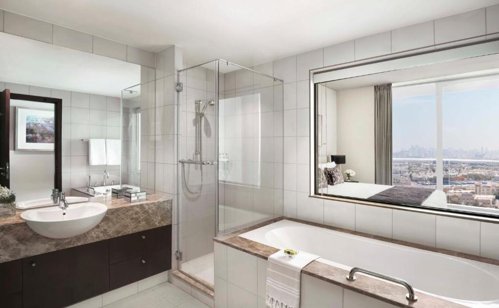 2 Bedroom Premium Waterfront Apartment - Image 2