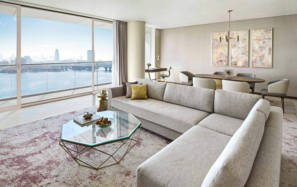 2 Bedroom Premium Waterfront Apartment - Image 4