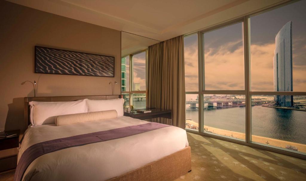2 Bedroom Waterfront Apartment - Image 1