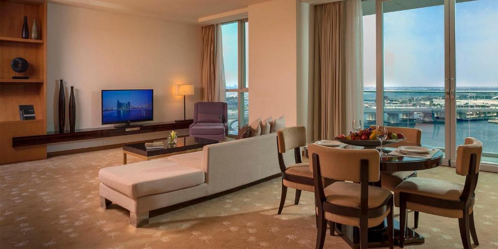 2 Bedroom Waterfront Apartment - Image 2