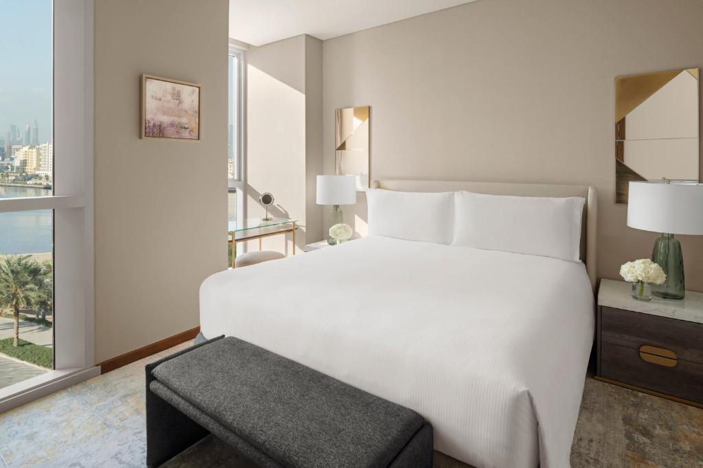 Two-Bedroom Signature Waterfront Apartment - Image 5