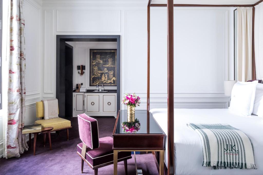 Deluxe Double or Twin Room - Image 1