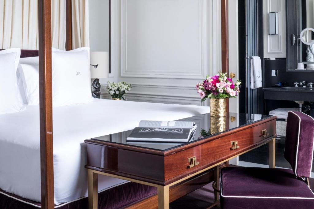 Deluxe Double or Twin Room - Image 2