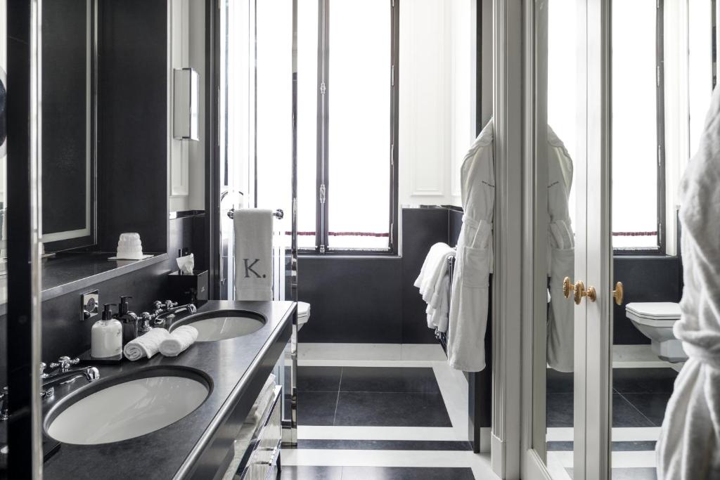 Deluxe Double or Twin Room - Image 3