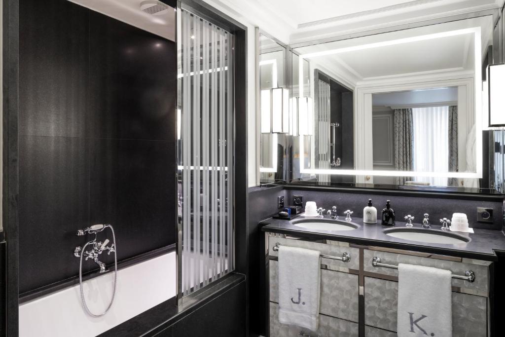 Superior Double or Twin Room - Image 1