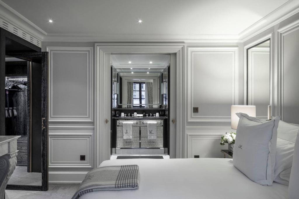 Superior Double or Twin Room - Image 2