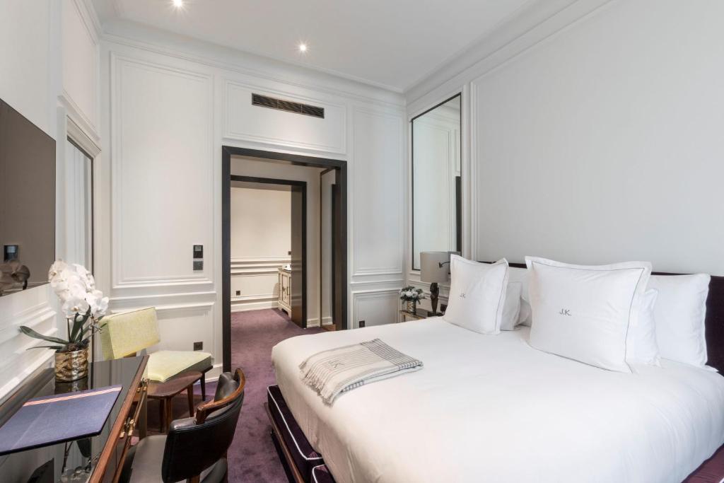 Superior Double or Twin Room - Image 3