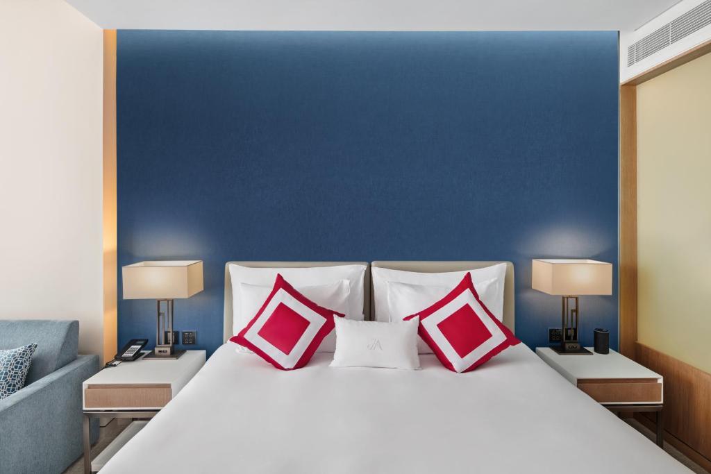 Golf View Room - Image 2