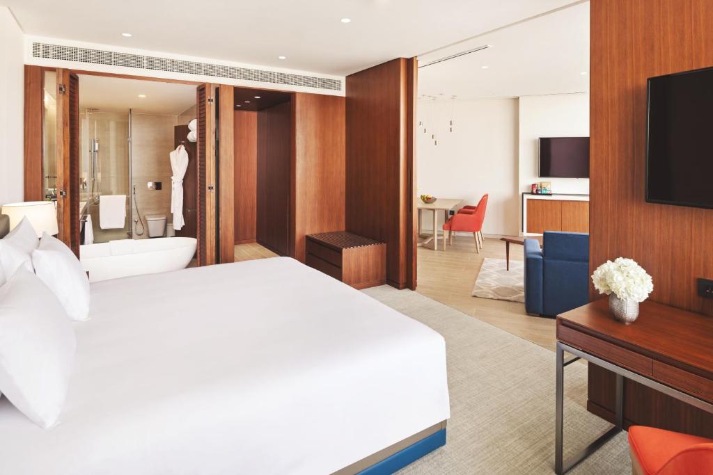 Junior Suite with Pool - Image 2