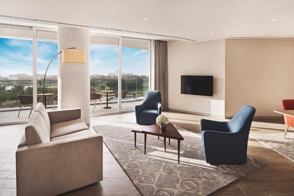 Resort Course One Bedroom Suite - Image 2