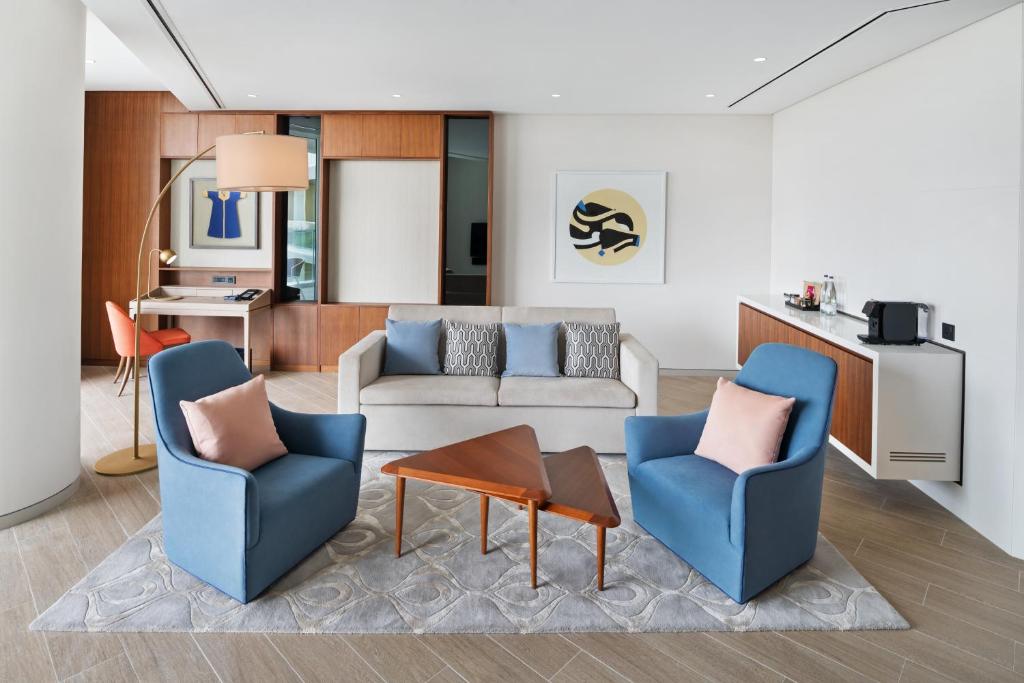 Resort Course One Bedroom Suite - Image 4