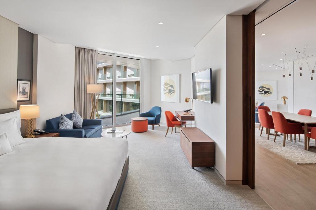 Resort Course One Bedroom Suite - Image 5