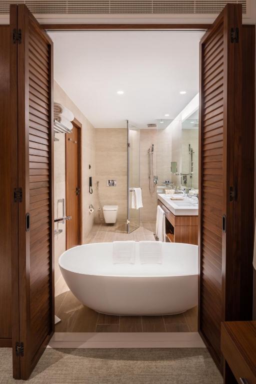 Two Bedroom Outdoor Jacuzzi Suite - Image 1