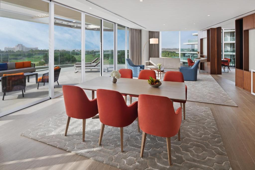 Two Bedroom Outdoor Jacuzzi Suite - Image 3