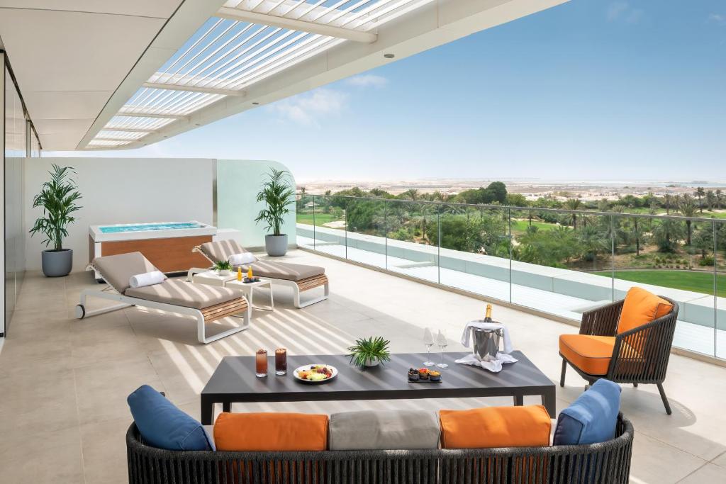 Two Bedroom Outdoor Jacuzzi Suite - Image 5