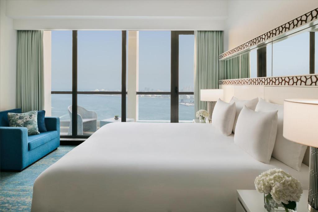 Club Sea View Room with Balcony-Higher floor & Coral Lounge Access - Image 2