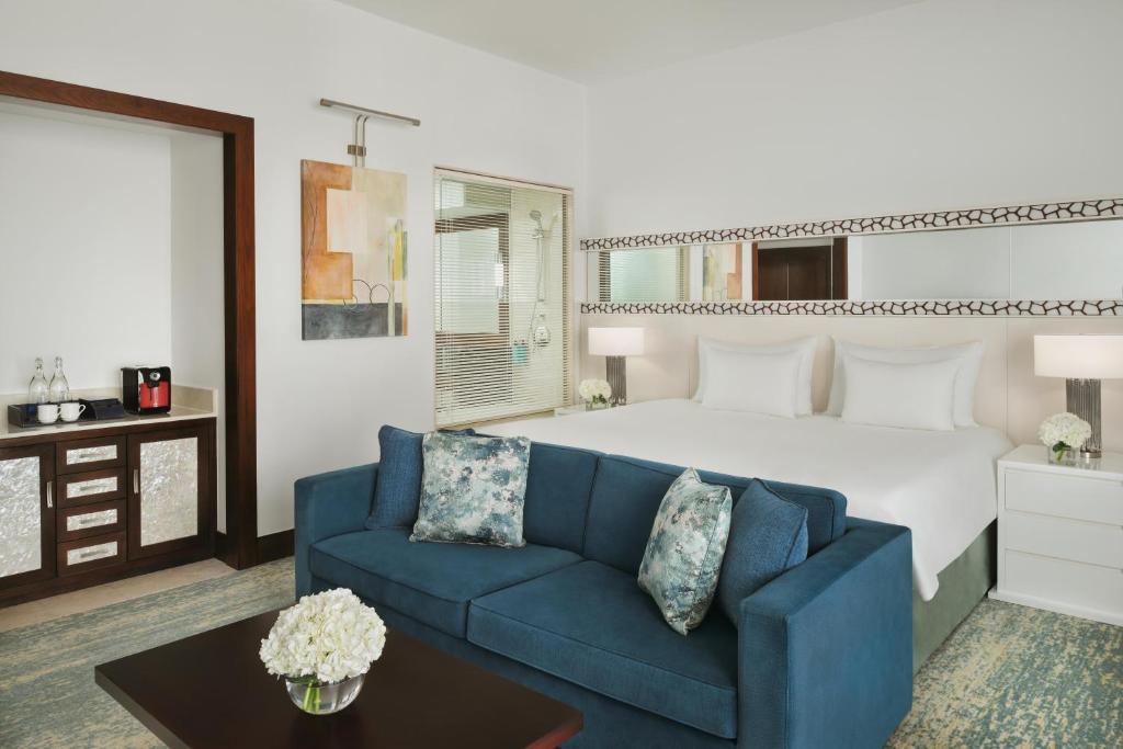 Sea View Junior Suite with Balcony - Image 3