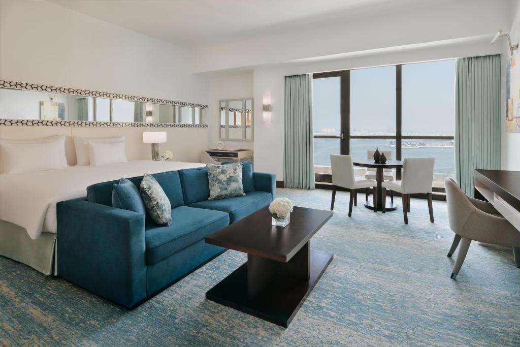 Sea View Junior Suite with Balcony - Image 5