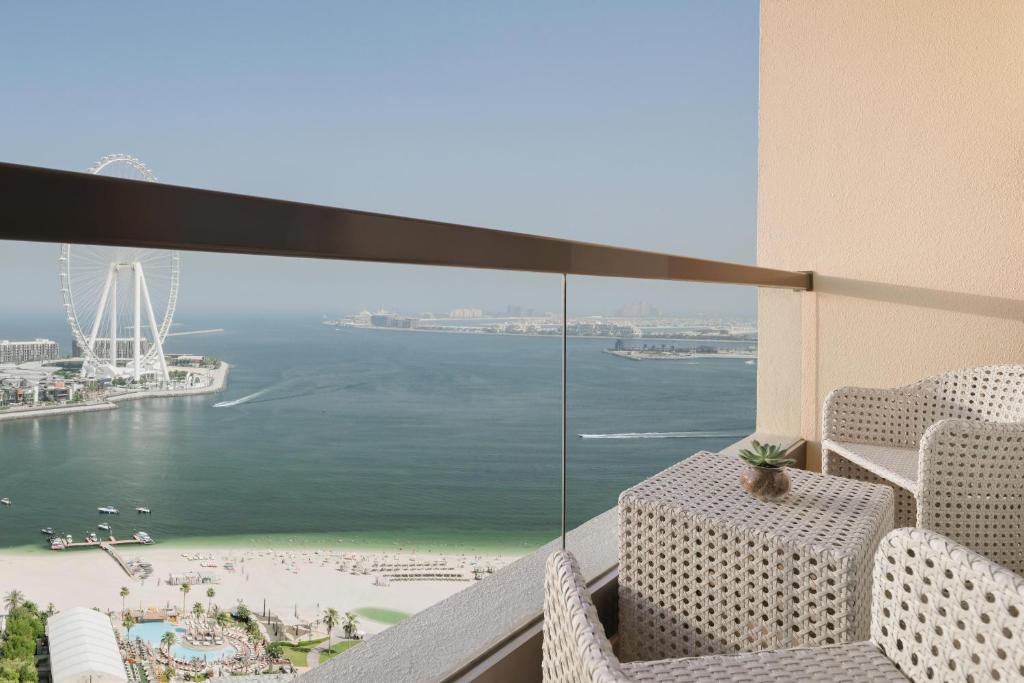 Sea View Room with Balcony - Image 7