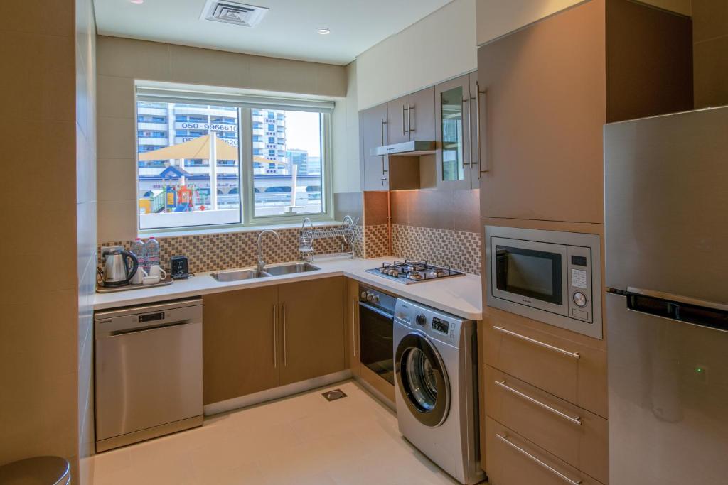 Deluxe Two-Bedroom Apartment - Image 3