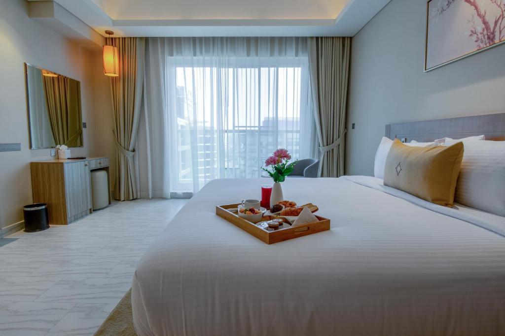 Deluxe Two-Bedroom Apartment - Image 7