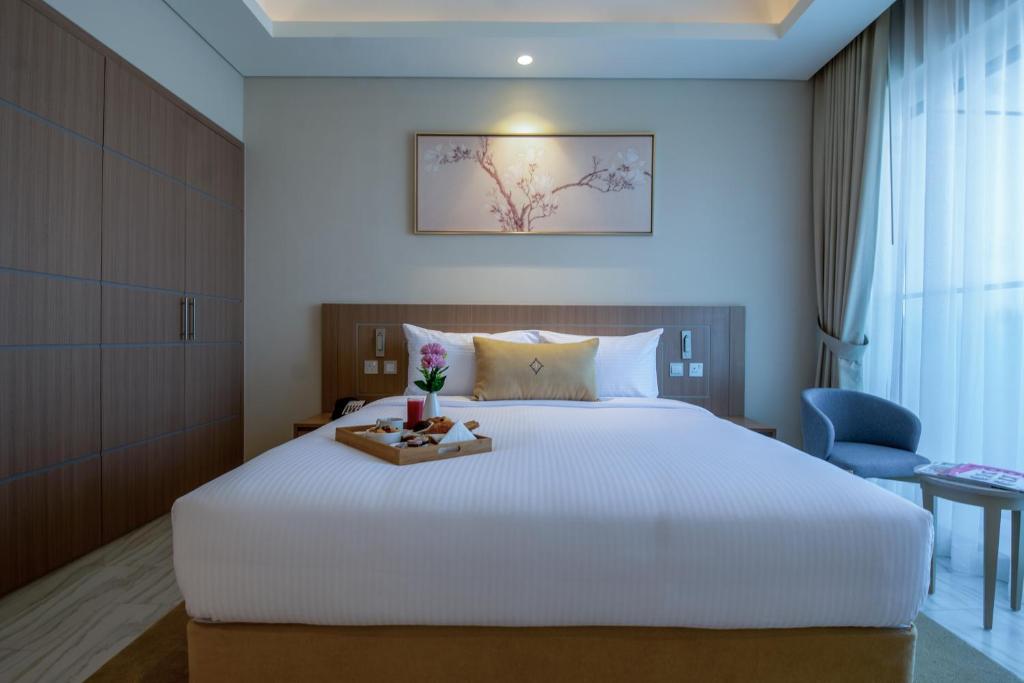 Elite Two-Bedroom Apartment With Terrace - Image 2