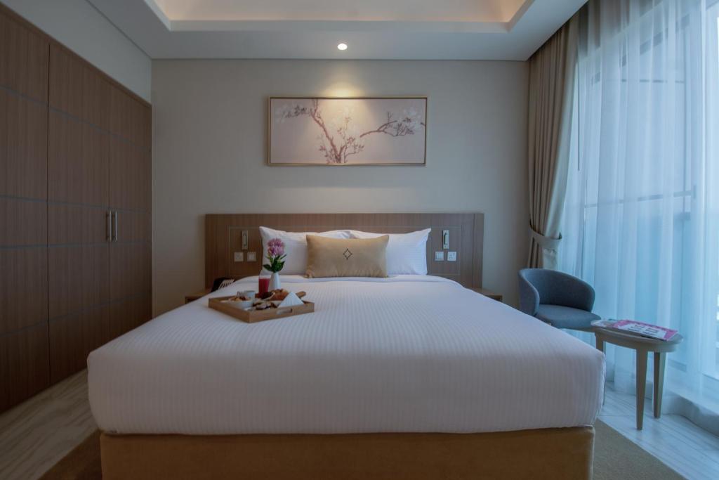 Elite Two-Bedroom Apartment With Terrace - Image 3