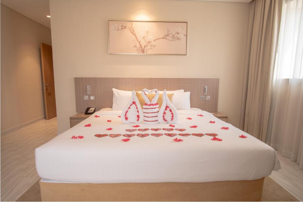 Elite Two-Bedroom Apartment With Terrace - Image 8