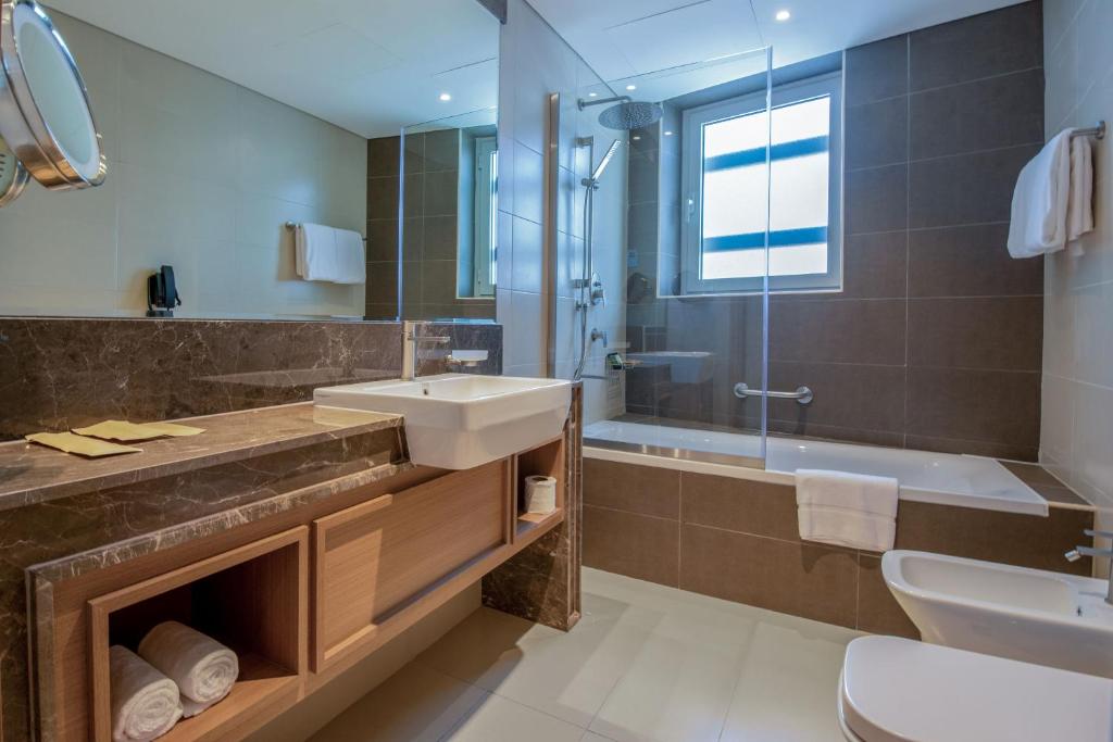 Premium Three-Bedroom Apartment - Image 7