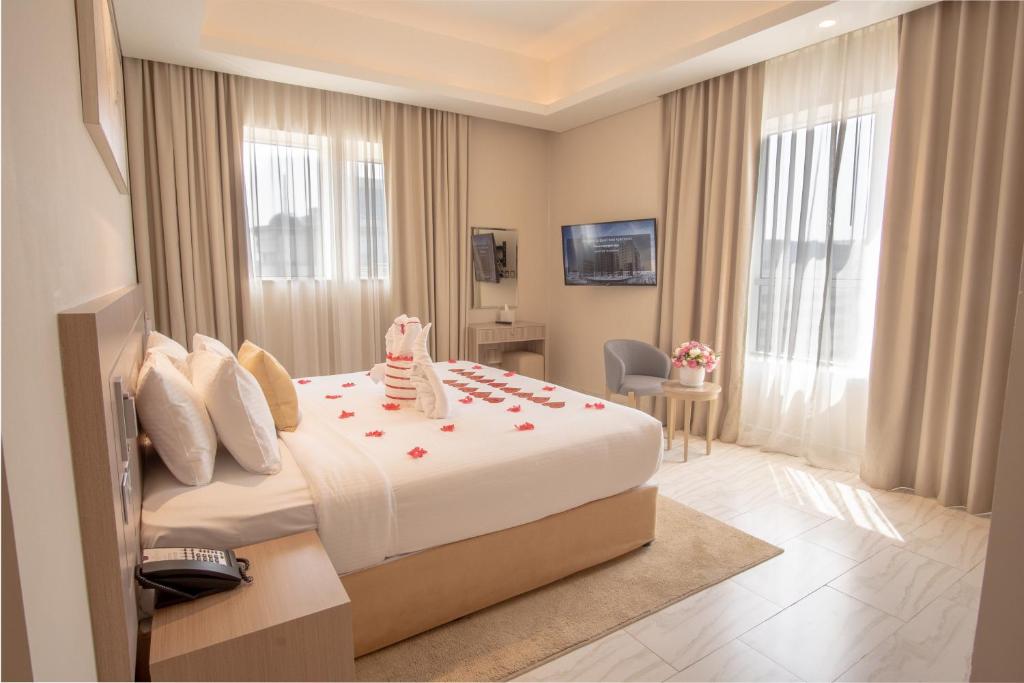 Premium Three-Bedroom Apartment - Image 8