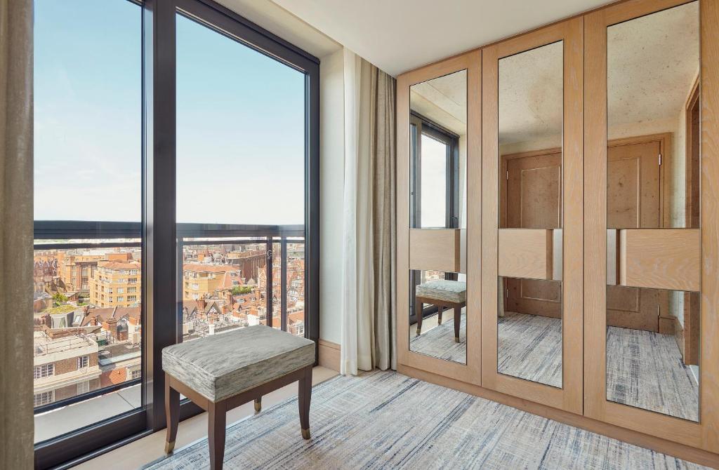 Luxury Suite with exclusive access to Cadogan private gardens - Image 4