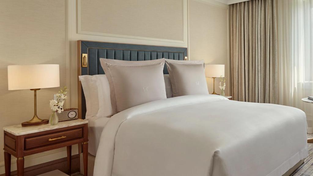 Standard  Room with exclusive access to Cadogan private gardens - Image 4