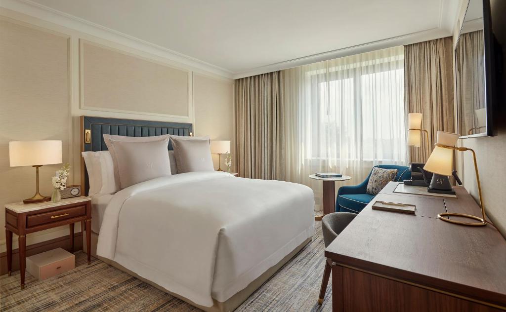 Superior Room with exclusive access to Cadogan private gardens - Image 1