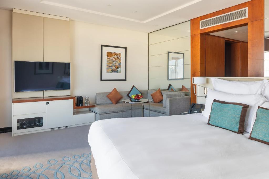Club Room - Image 3