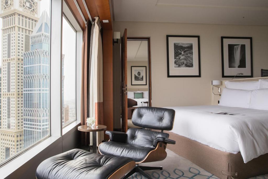 Club Room - Image 7