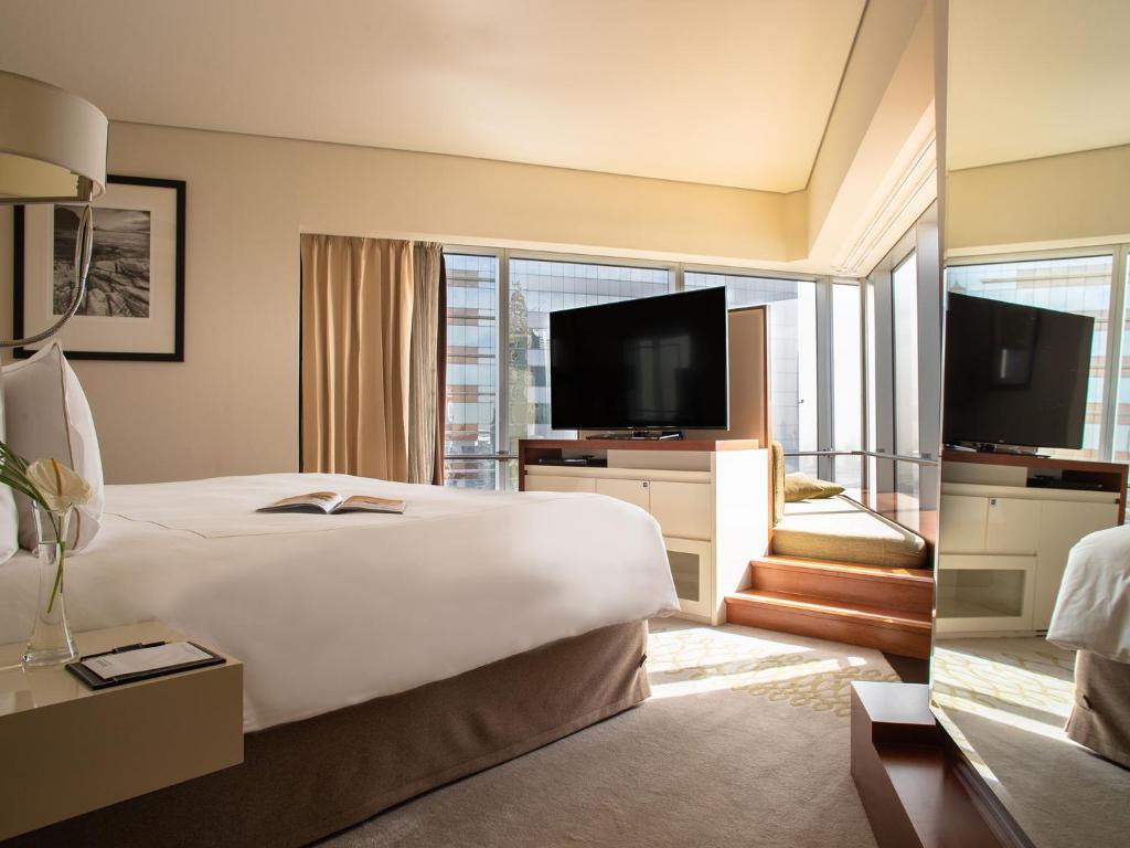 Executive Suite - Image 1