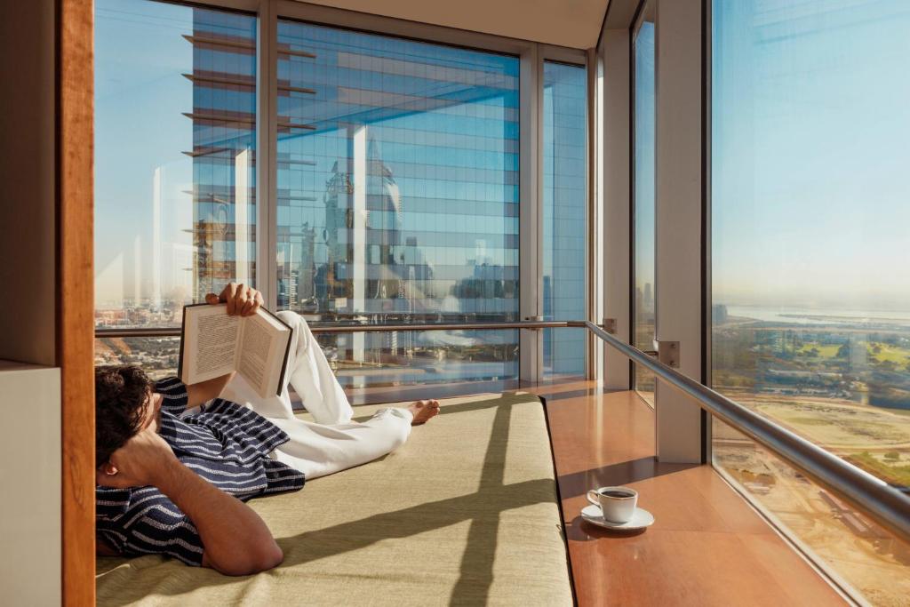 Executive Suite - Image 10